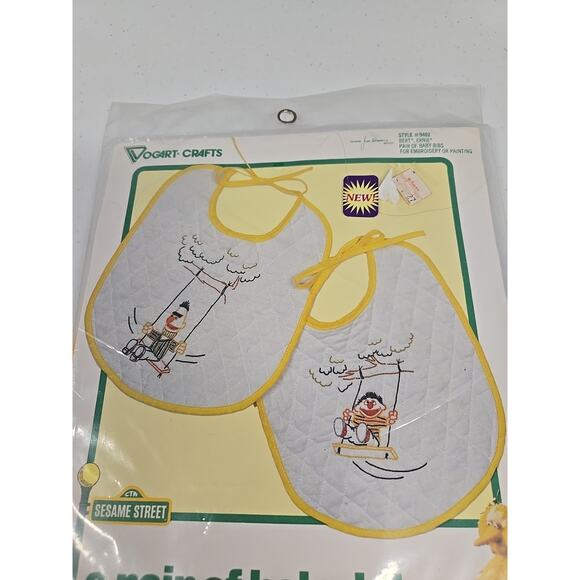 Vintage Vogart Crafts Sesame Street BERT and ERNIE Embroidery Kit Baby Bib Set - Picture 2 of 7